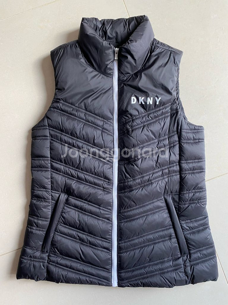 DKNY 블랙 경량 패딩 조끼(새상품급상태)--6