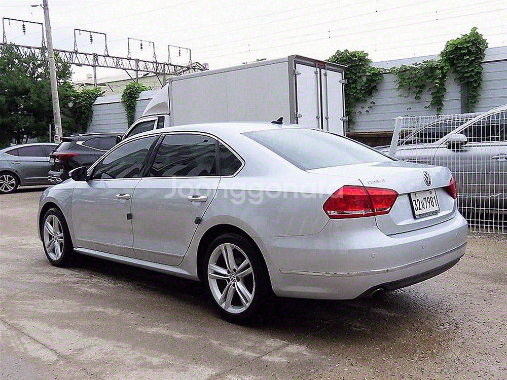 [중고] 폭스바겐 더 뉴 파사트(7세대) 2.0 TDI--1