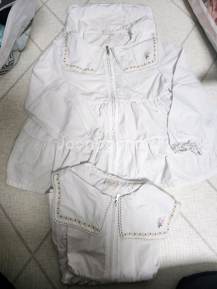 쌍둥이여아 130사이즈 바람막이 일괄--0