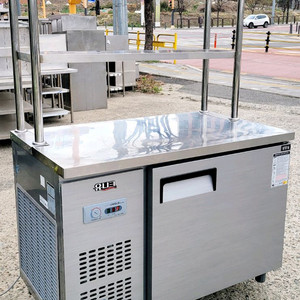 유니크 1200테이블냉장고(상부선반) 2023년 9월식