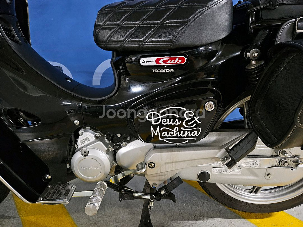 혼다 슈퍼커브 2023년식 블랙 팝니다.--3