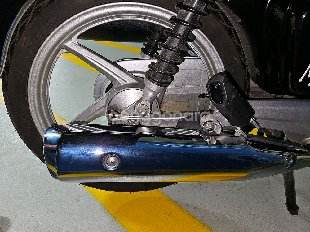 혼다 슈퍼커브 2023년식 블랙 팝니다.--6