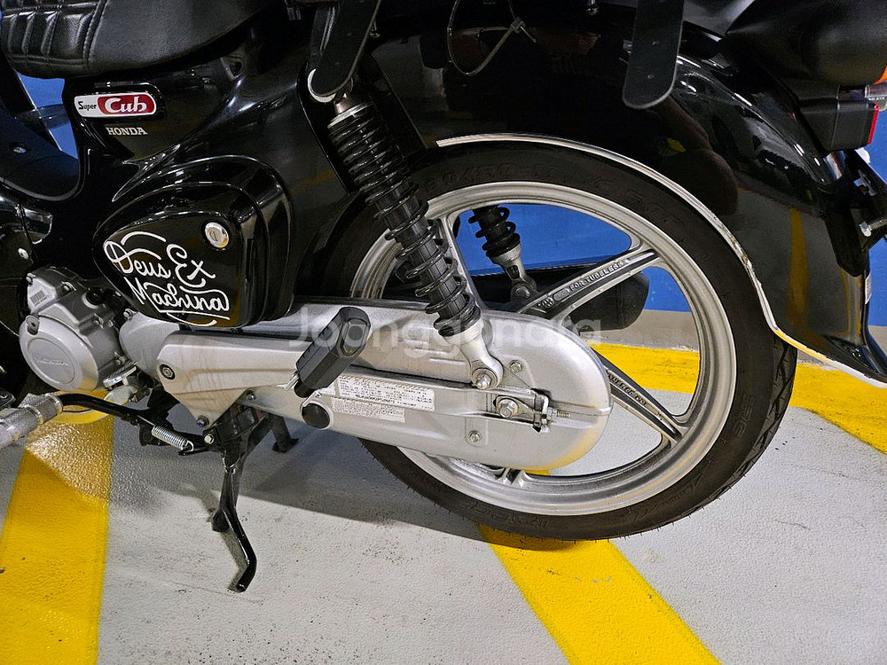 혼다 슈퍼커브 2023년식 블랙 팝니다.--2