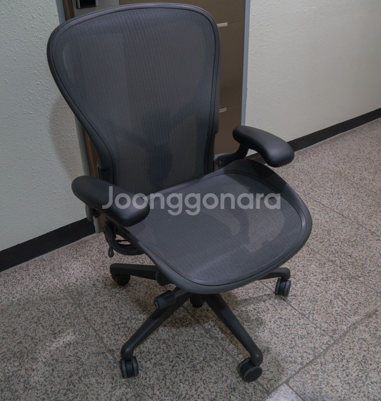 허먼밀러 뉴 에어론 풀펑션 C사이즈 새상품급 판매합니다--0