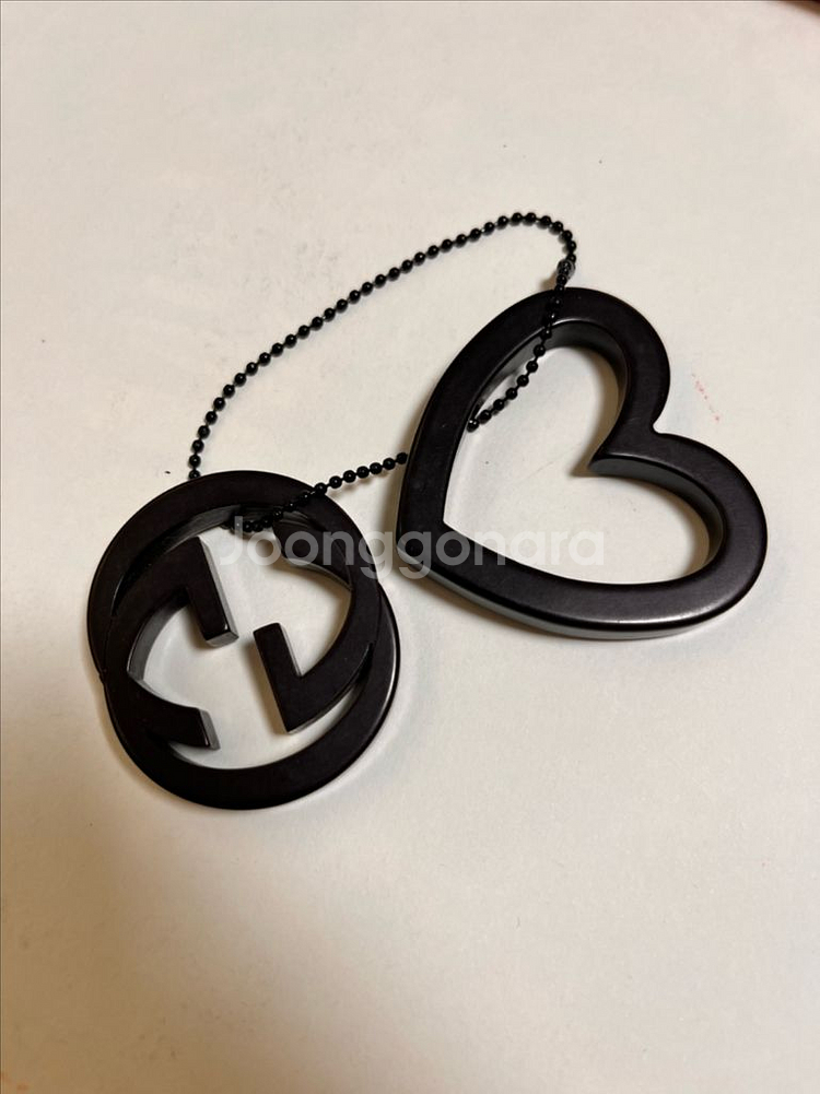 구찌 정품 고동색 로고 하트 키링 백참--0