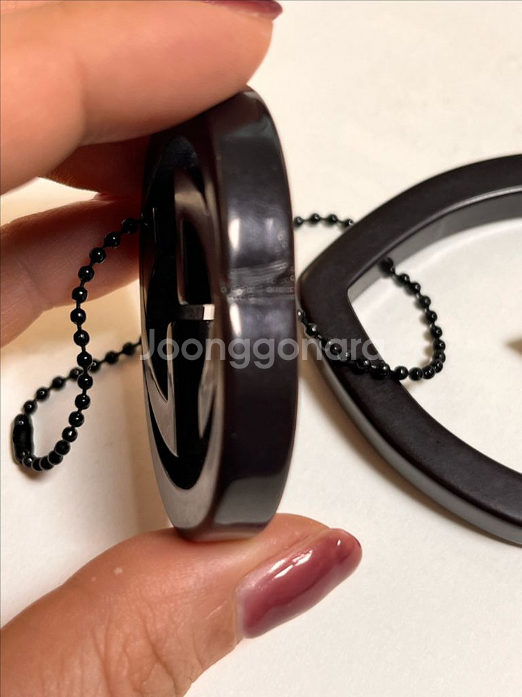 구찌 정품 고동색 로고 하트 키링 백참--2