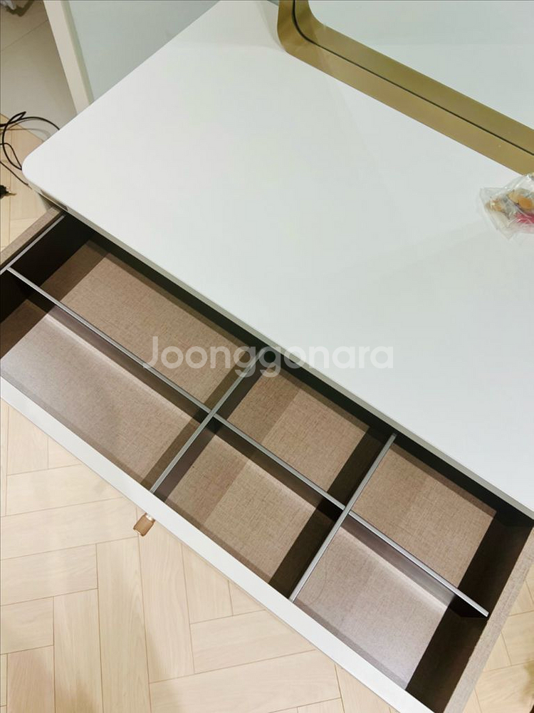 리바트 엘로이 화장대 팝니다.--5