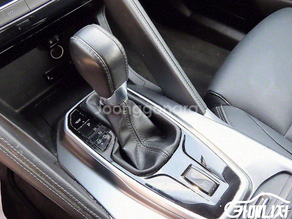 [르노코리아(삼성)]더뉴QM6 2.0 LPe LE 2W--9