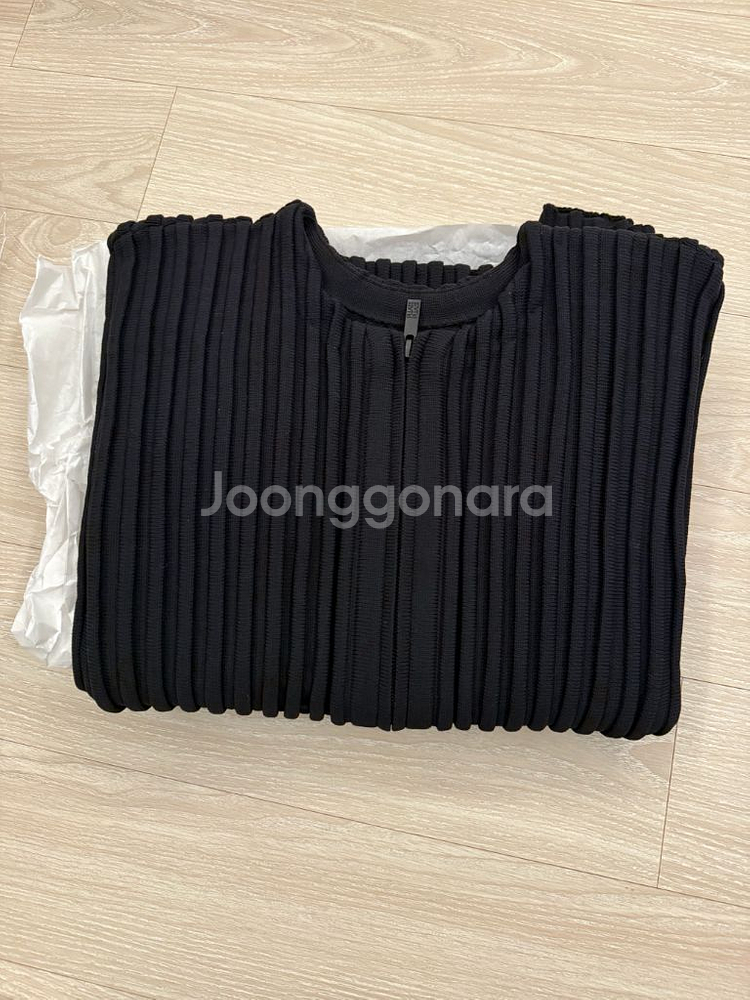 플리츠플리즈 비스킷 니트 자켓 블랙--0