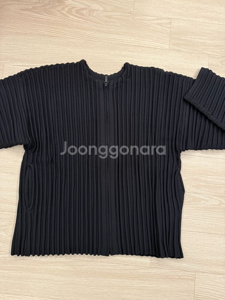 플리츠플리즈 비스킷 니트 자켓 블랙--1