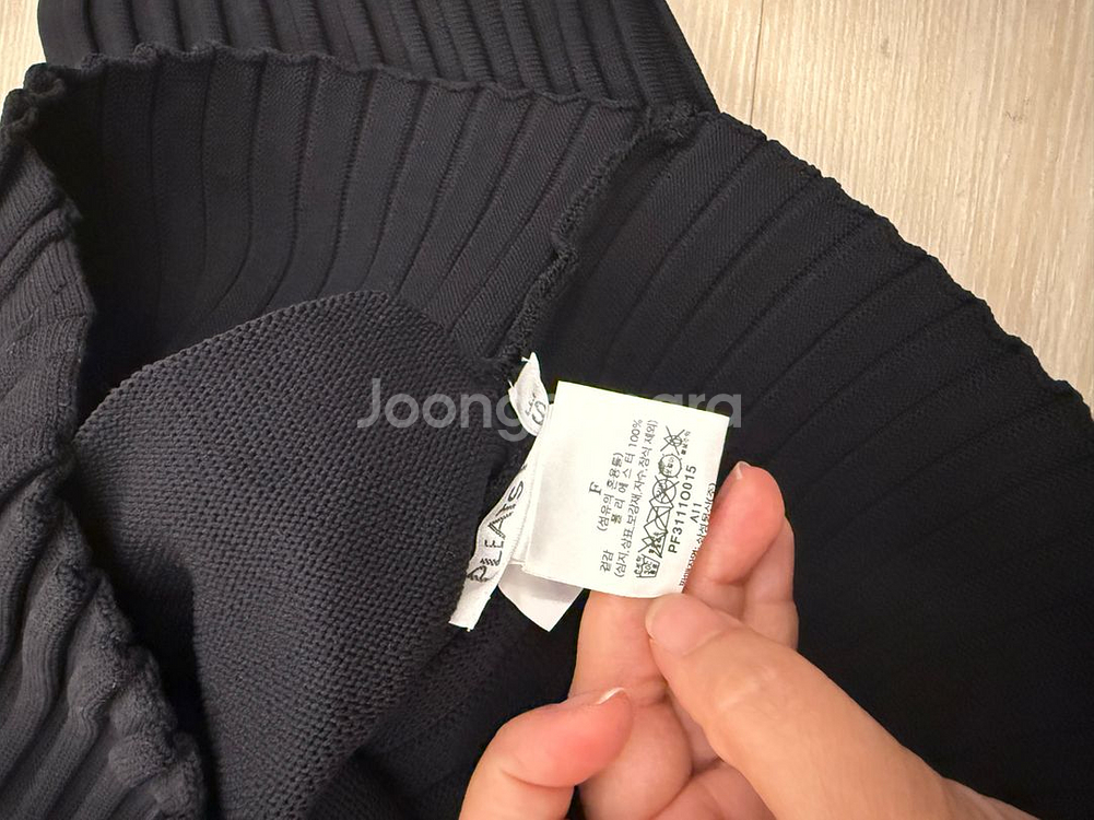 플리츠플리즈 비스킷 니트 자켓 블랙--4