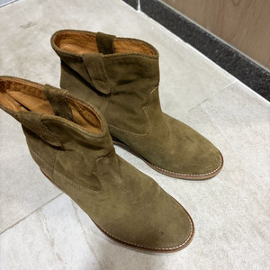 이자벨마랑 에뚜왈 크리시부츠