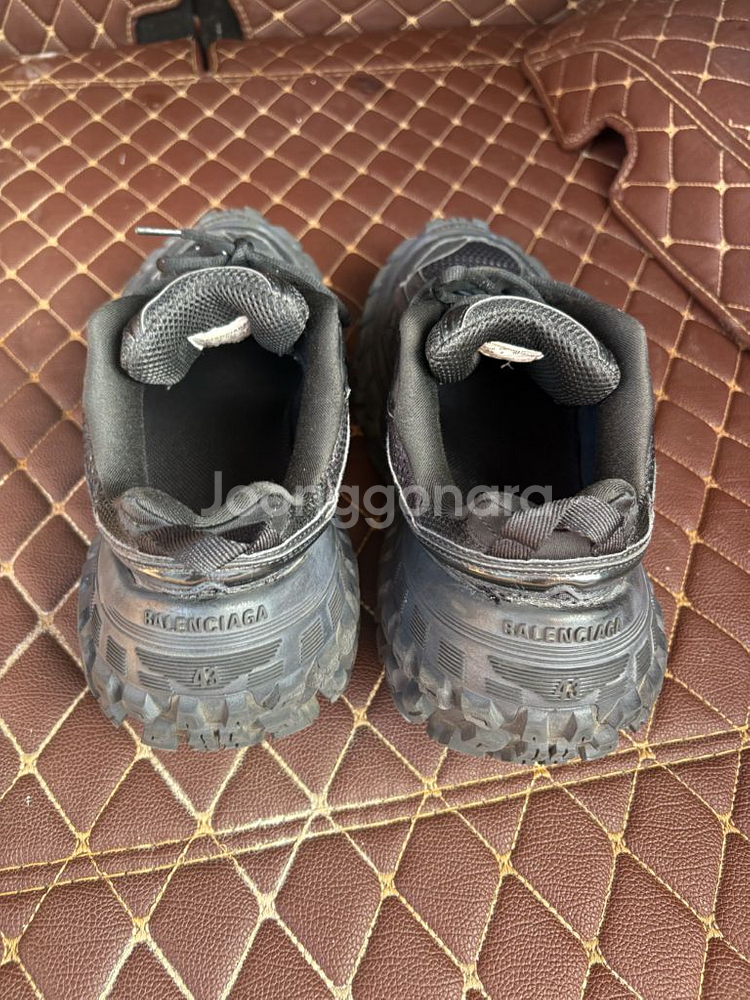 발렌시아가 디펜더 43사이즈--1