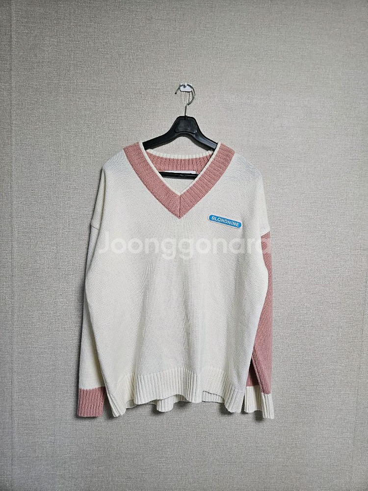 블론드나인 브이넥 니트 남여공용 s--0
