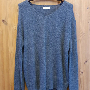 77.Cashmere 브이넥 니트