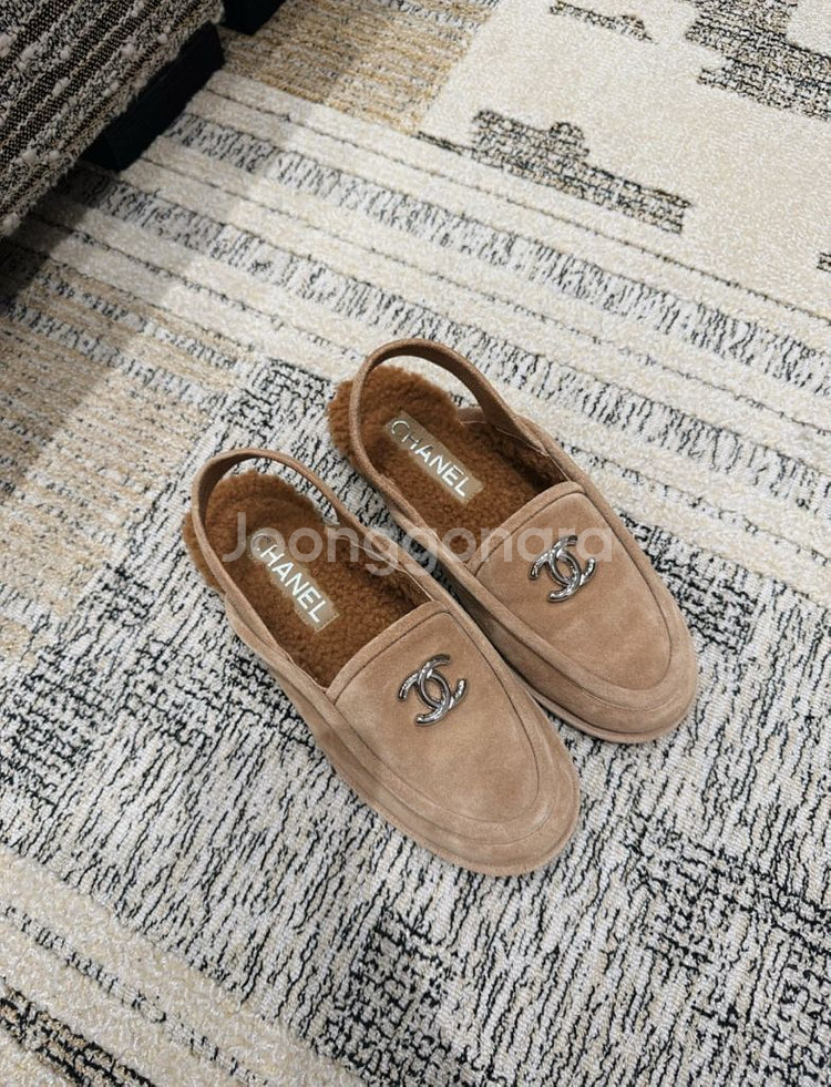 샤넬 25A 시어링 뮬 시어링 슬링백 (36.5 새상품--0