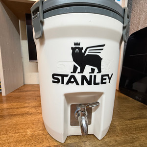 스탠리 어드벤처 프로그레이드 워터저그 7.5L