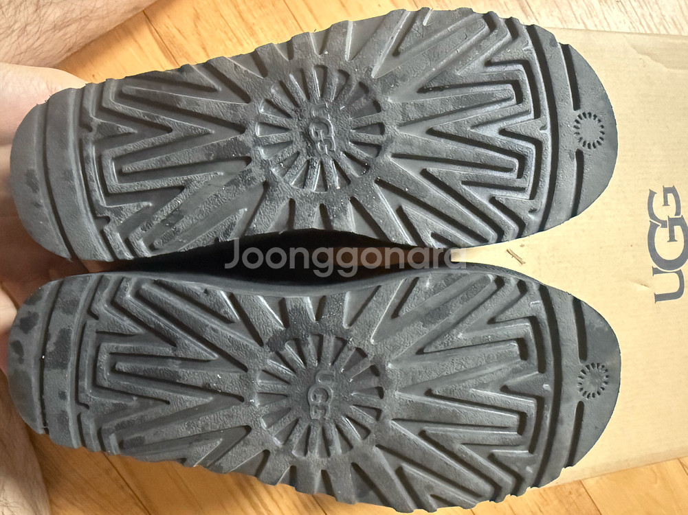 어그 클래식 미니 플랫폼 부츠 블랙 230mm--2