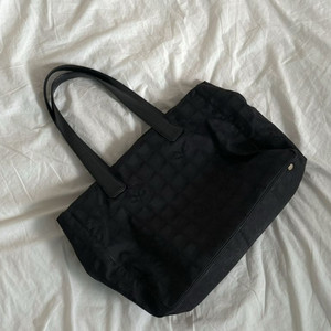 샤넬 뉴 트래블라인 토트백