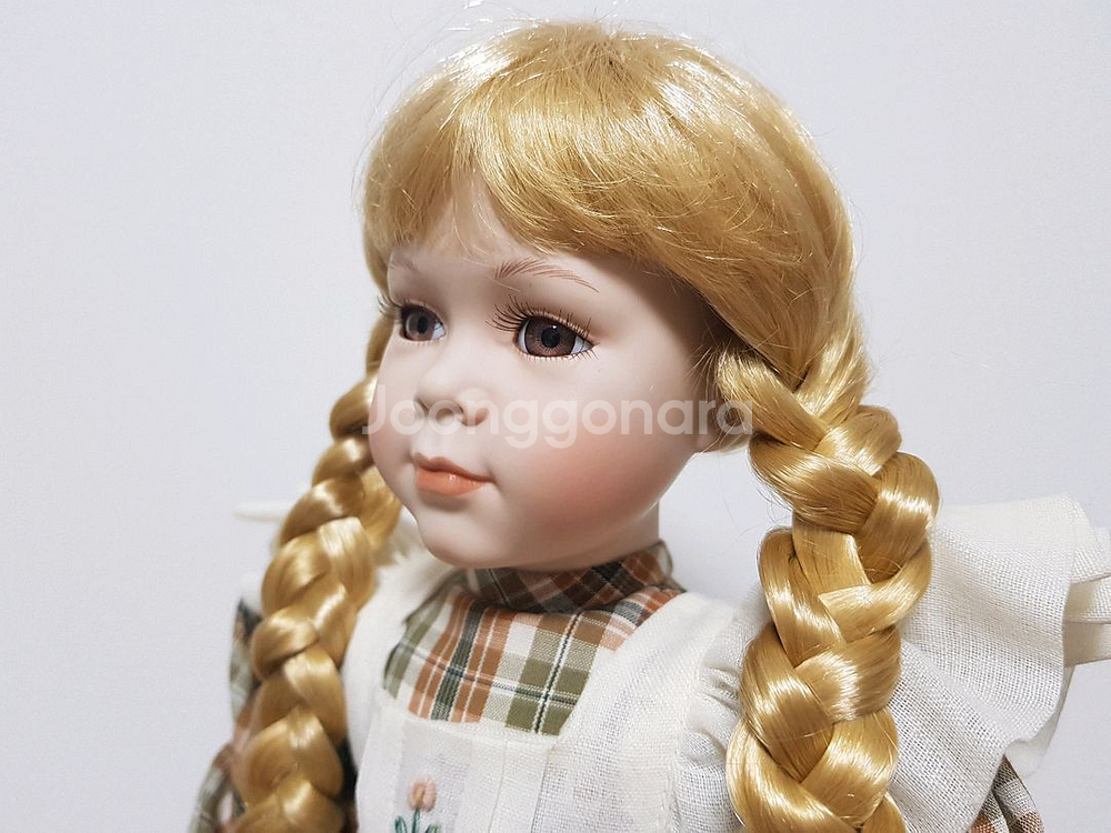 예쁜 도자기 인형 (포세린돌, 직구 함)--1