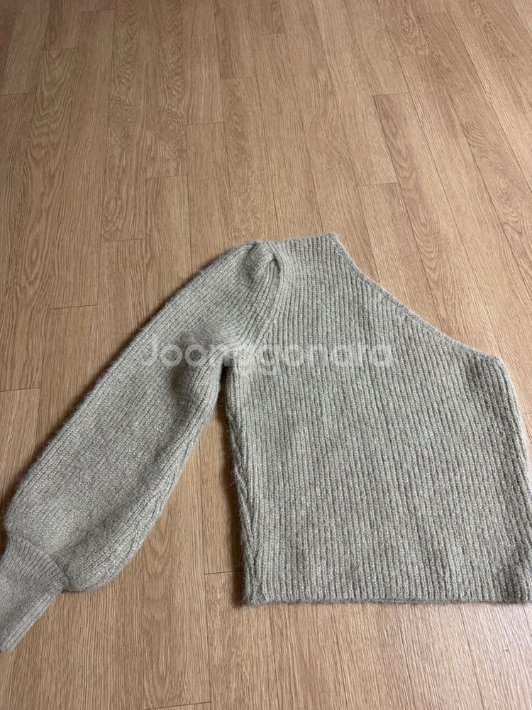 The tis 더티스 원숄더 니트--8