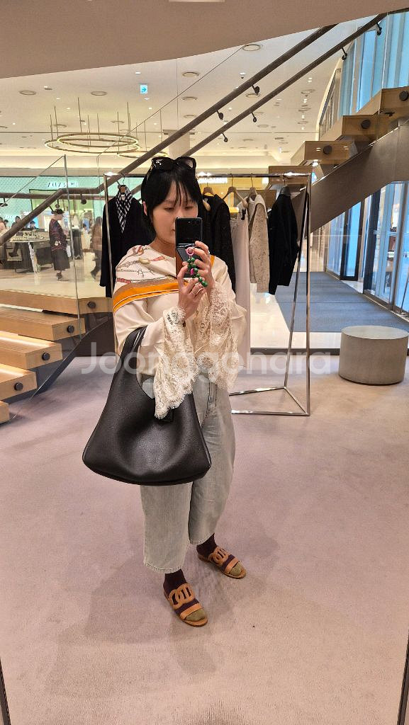 한섬 더캐시미어 실크 블렌드 부클 니트 자켓--4