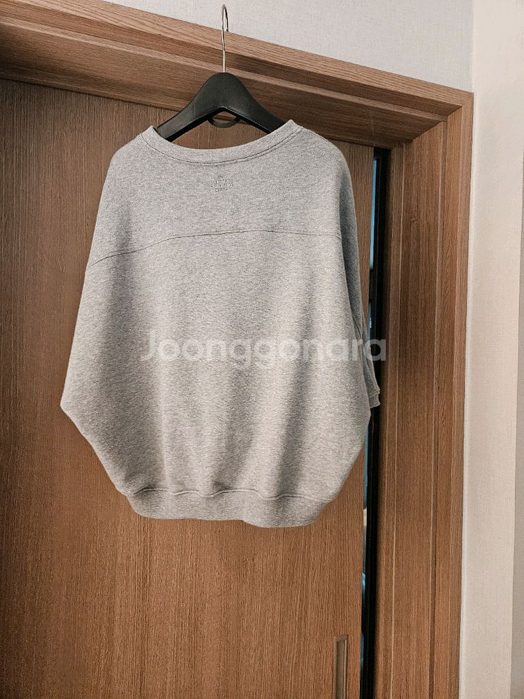 더캐시미어 텍스처 블록 글리터 탑--2