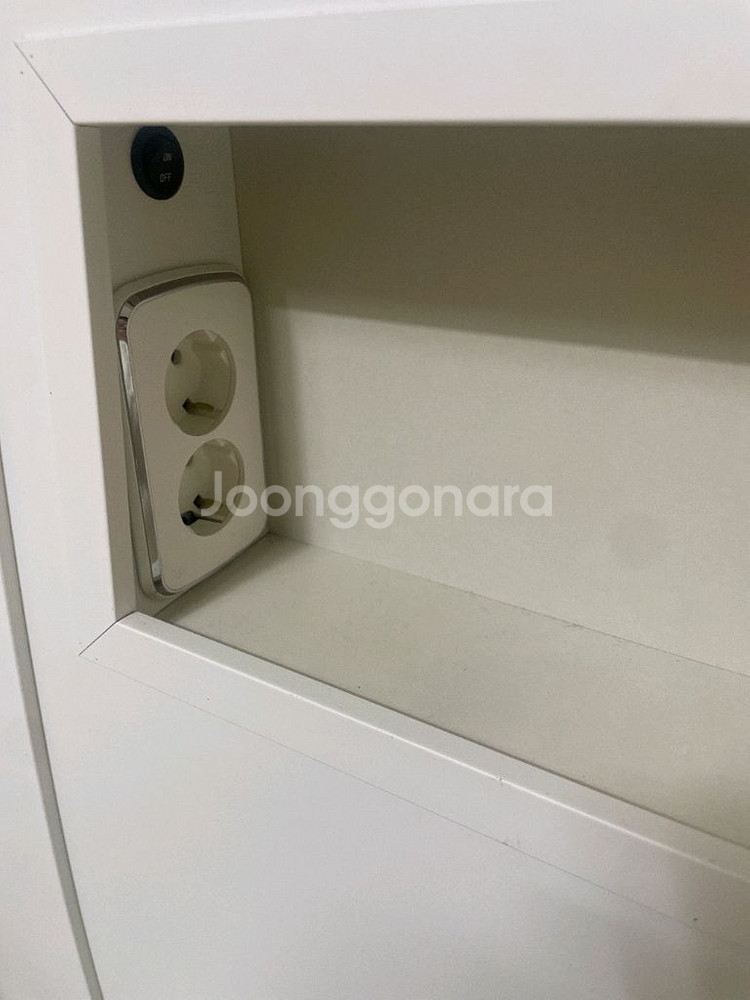 퀸사이즈 침대 프레임 및 매트리스--2