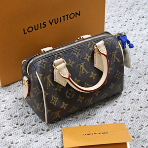 루이비통 스피디 반둘리에20 새상품