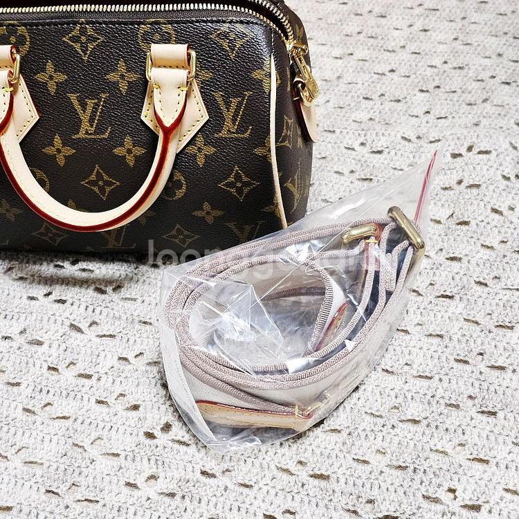 루이비통 스피디 반둘리에20 새상품--5