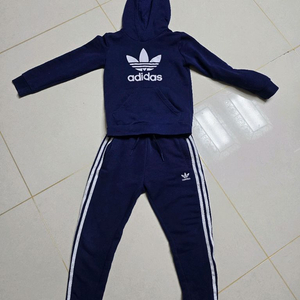 아디다스 키즈 트레이닝복 7,8y
