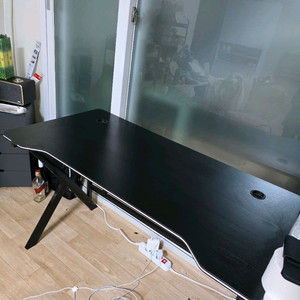 컴퓨터 책상 팝니다.