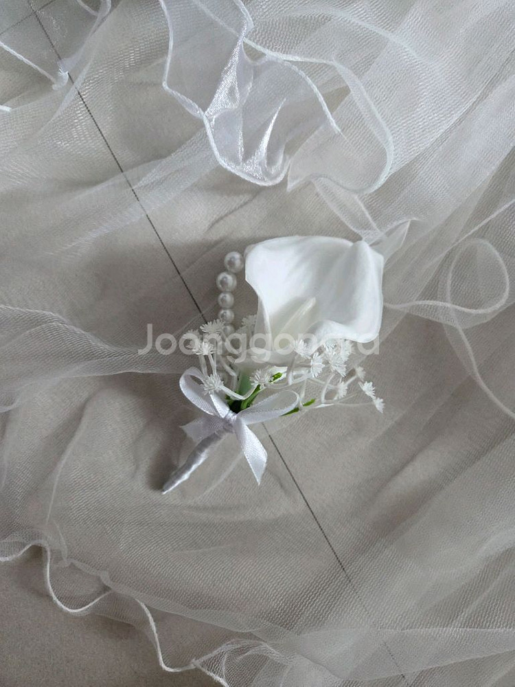 웨딩촬영 조화 카라 드롭 진주 부케 + 부토니에--3