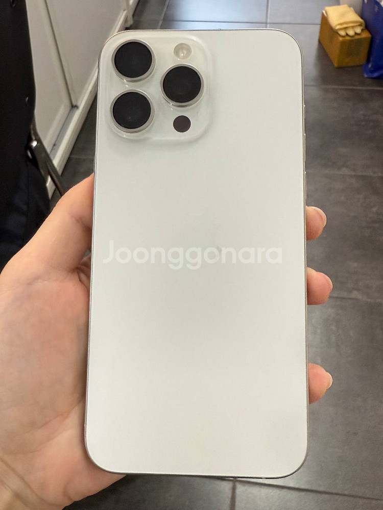 A급)아이폰15프로맥스 화이트 256GB/84%--0