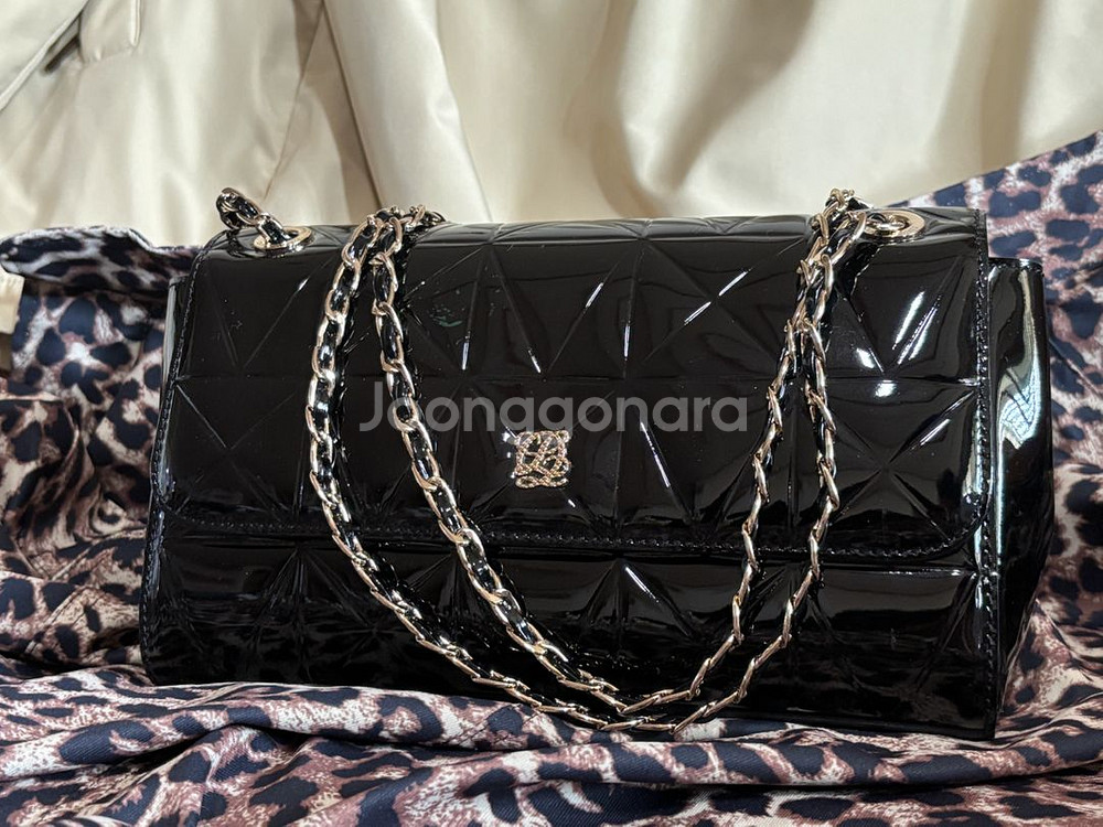 black louis quatorze shoulder--0