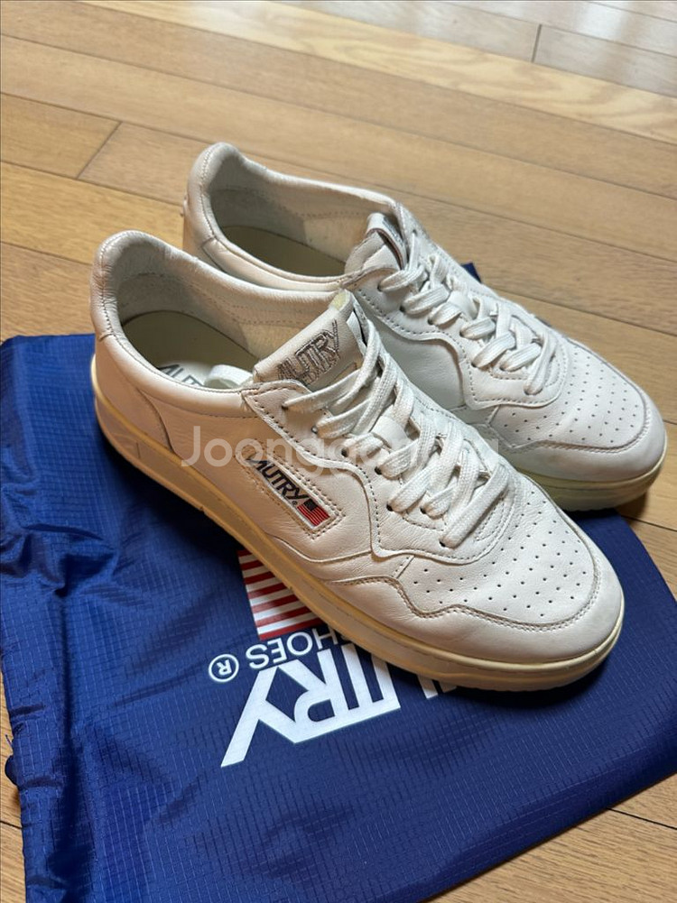 오트리 메달리스트 고트 화이트 42사이즈--0