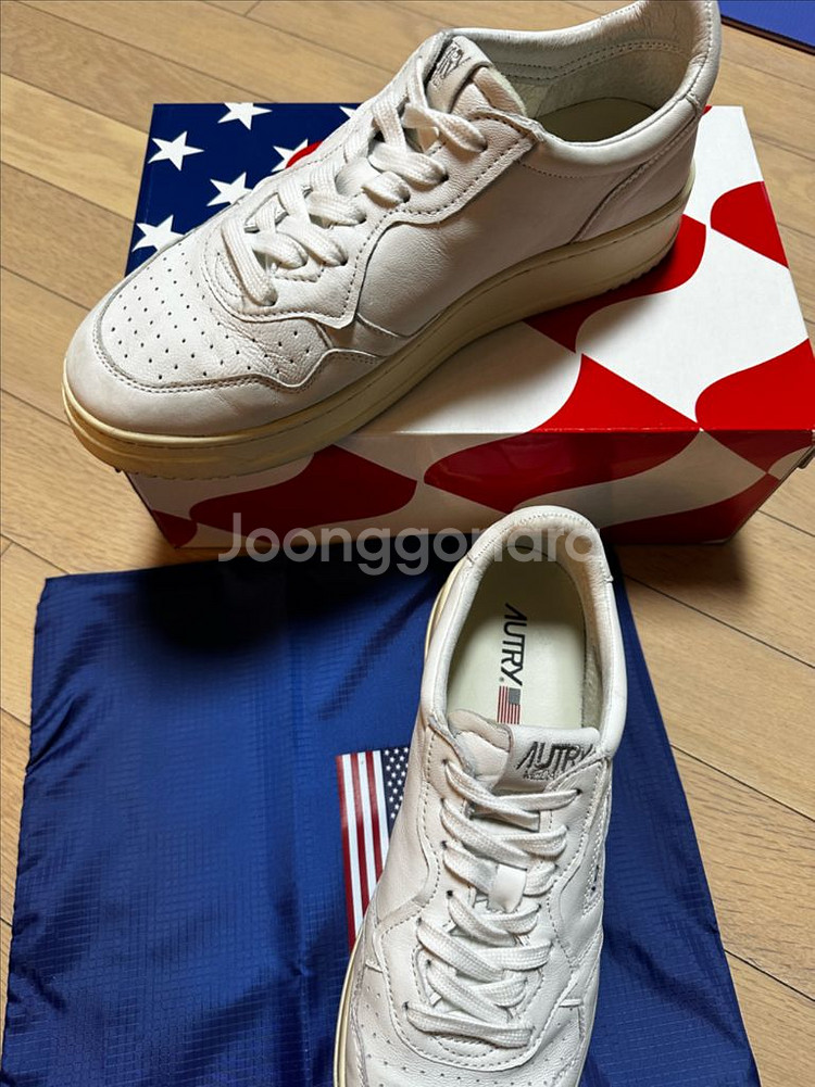 오트리 메달리스트 고트 화이트 42사이즈--2