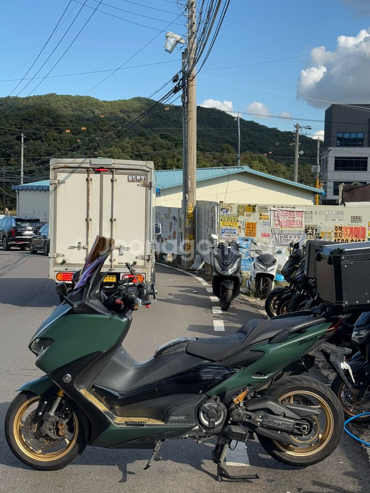 야마하 TMAX560--4