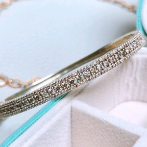 18k꼬냑다이아 리얼화이트 뱅글 (17에서17.5센치)