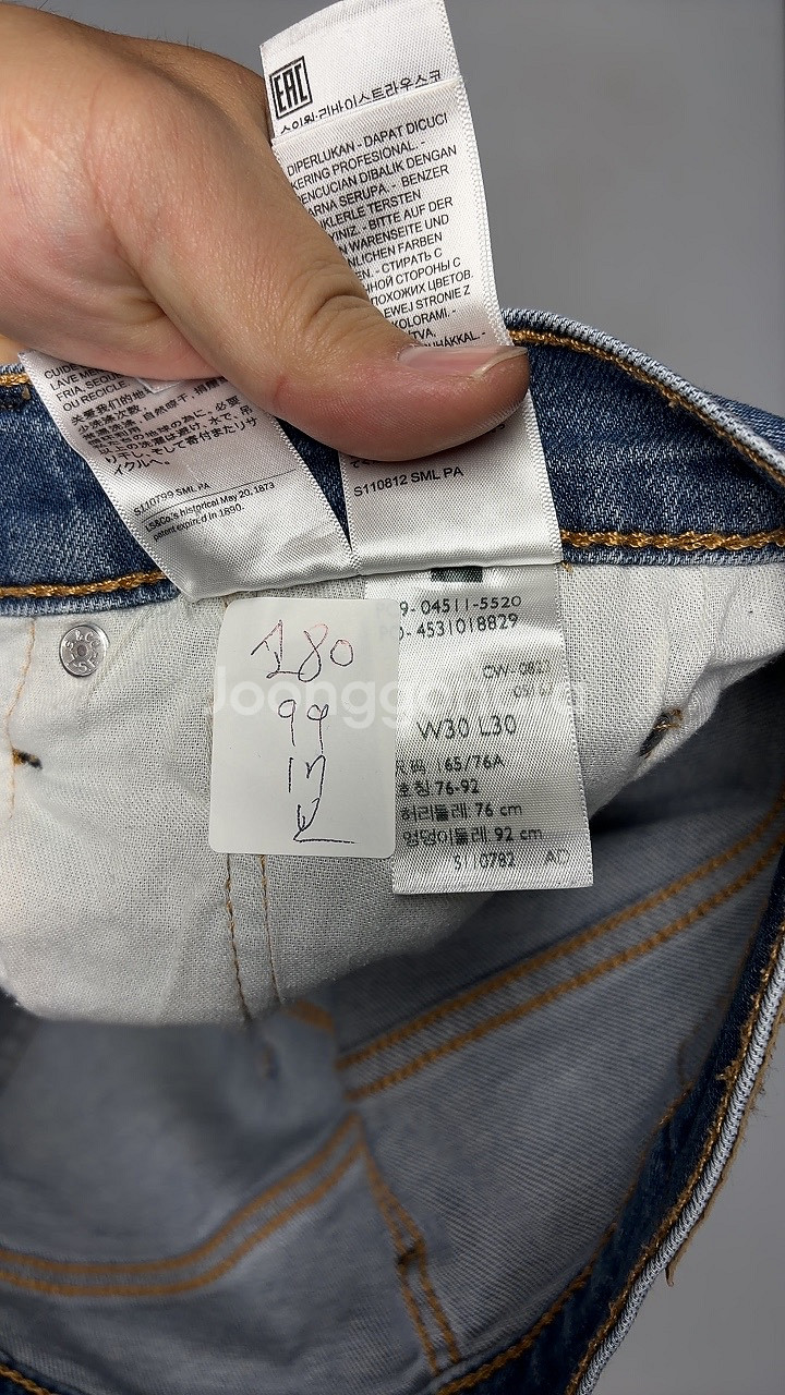 9804번 리바이스 [사계절] 남자 청바지 30 인치--2
