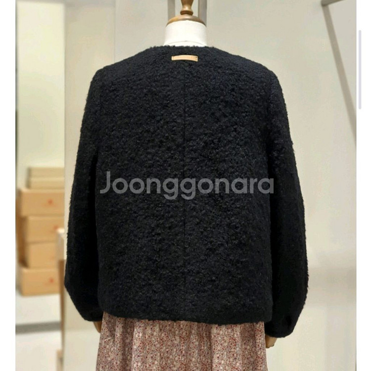 써스데이아일랜드 볼륨소매자켓--2