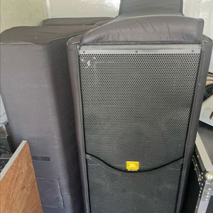JBL SRX725