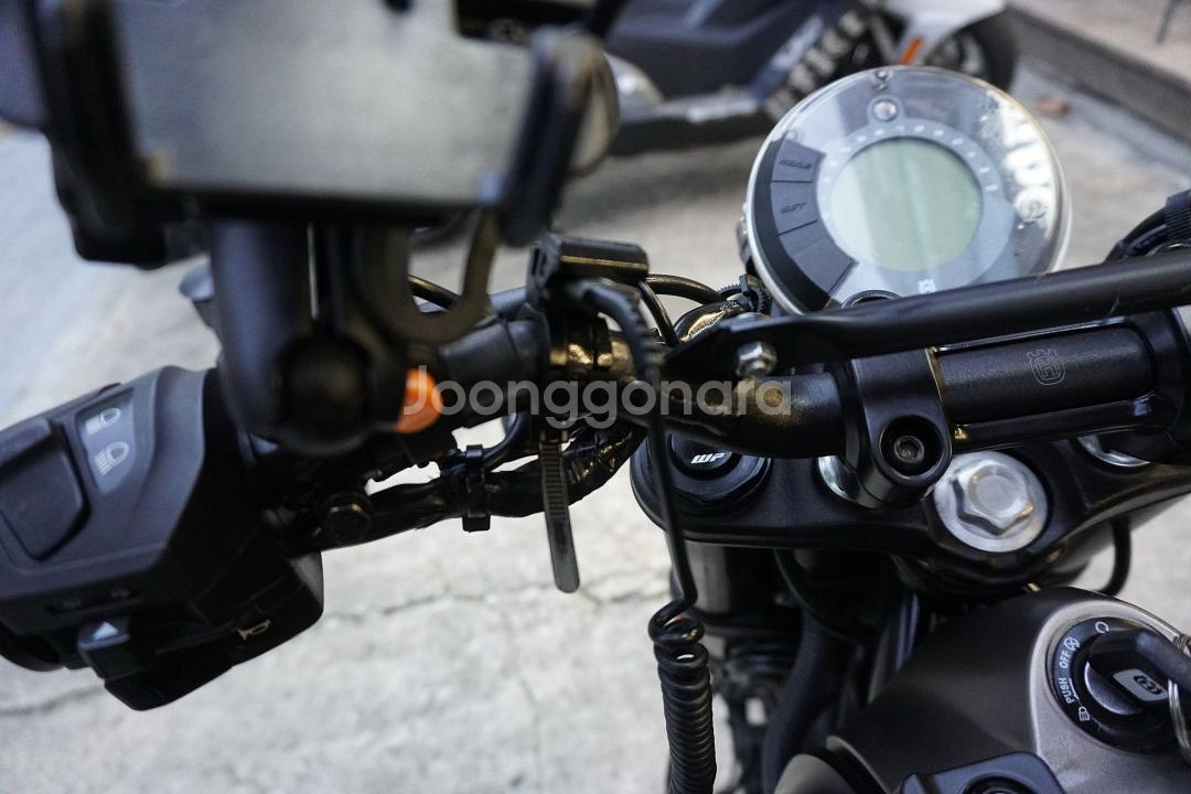 허스크바나 스바르트필렌 401 22년식 서울 수유역--3