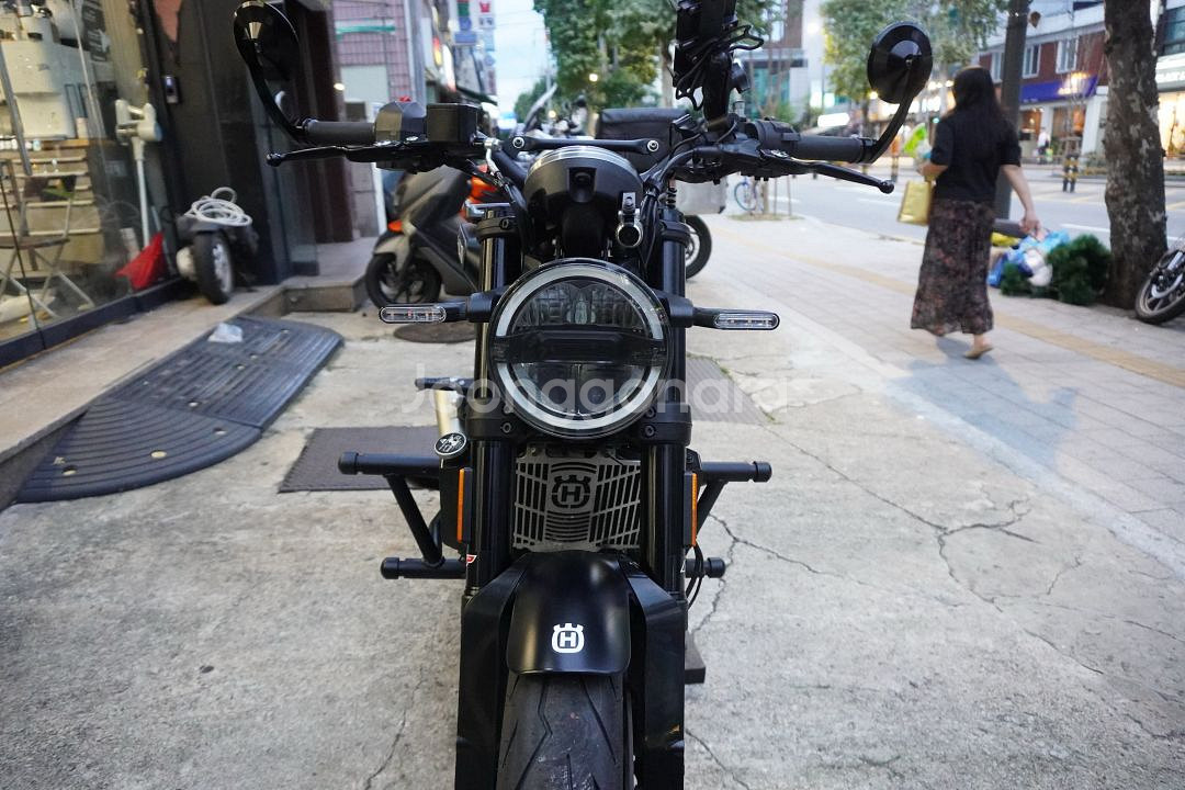 허스크바나 스바르트필렌 401 22년식 서울 수유역--5