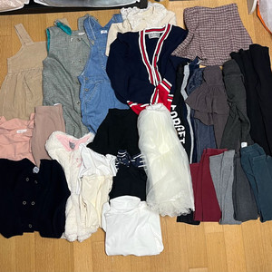 무료배송)여아 130-140사이즈 치마 상하복 일괄판매