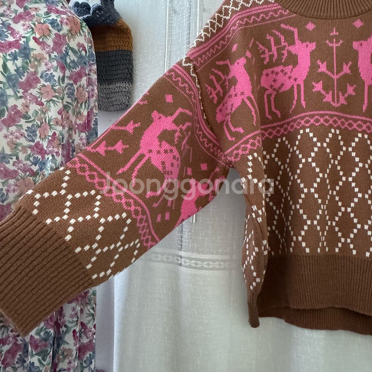 브라운핑크 노르딕 사슴 패턴 브라운 니트 스웨터 거의새--5