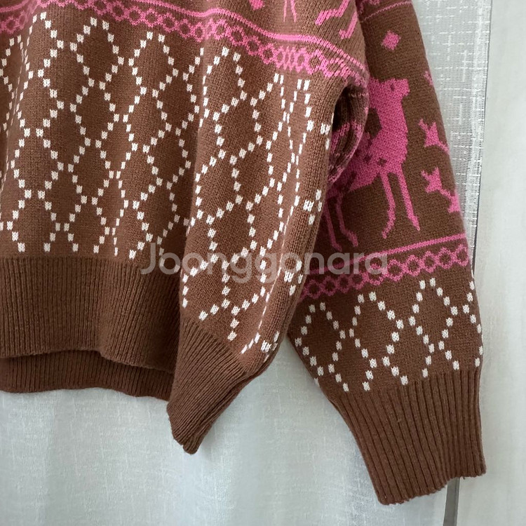 브라운핑크 노르딕 사슴 패턴 브라운 니트 스웨터 거의새--8