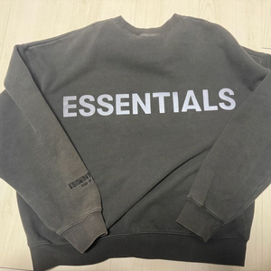 에센셜 백로고 리플렉티브 맨투맨 팝니다 이미지