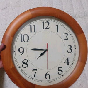 원목 원형 벽시계 팝니다.