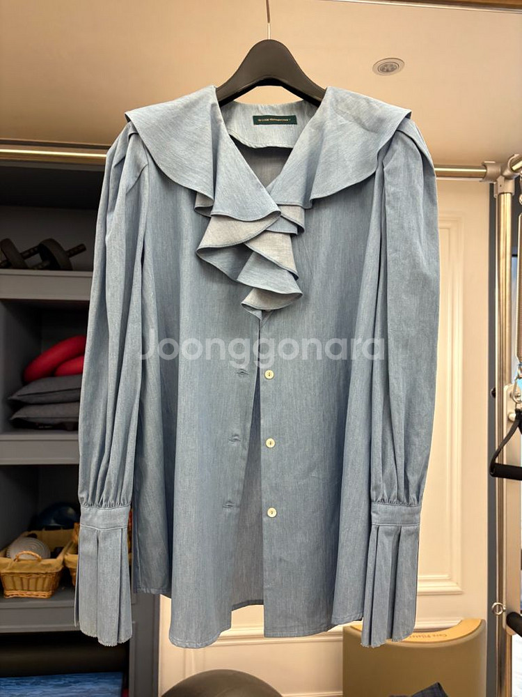 코스모폴리탄줄라이 프릴 데님셔츠--0